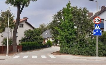 Zakończyły się roboty budowlane obejmujące przebudowę nawierzchni drogowej w łączniku ul. Łowieckiej z ul. Wojska Polskiego.